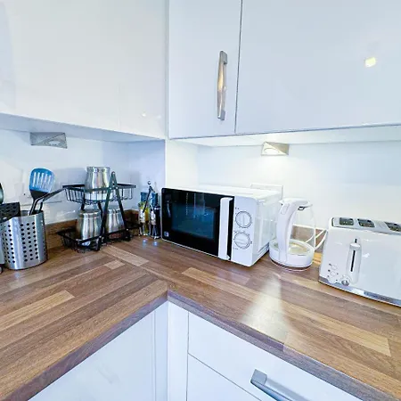 3bed House For Contractors Large Group Sleep Upto9 * Birmingham
