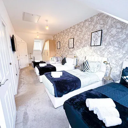 3bed House For Contractors Large Group Sleep Upto9 Holiday home *
